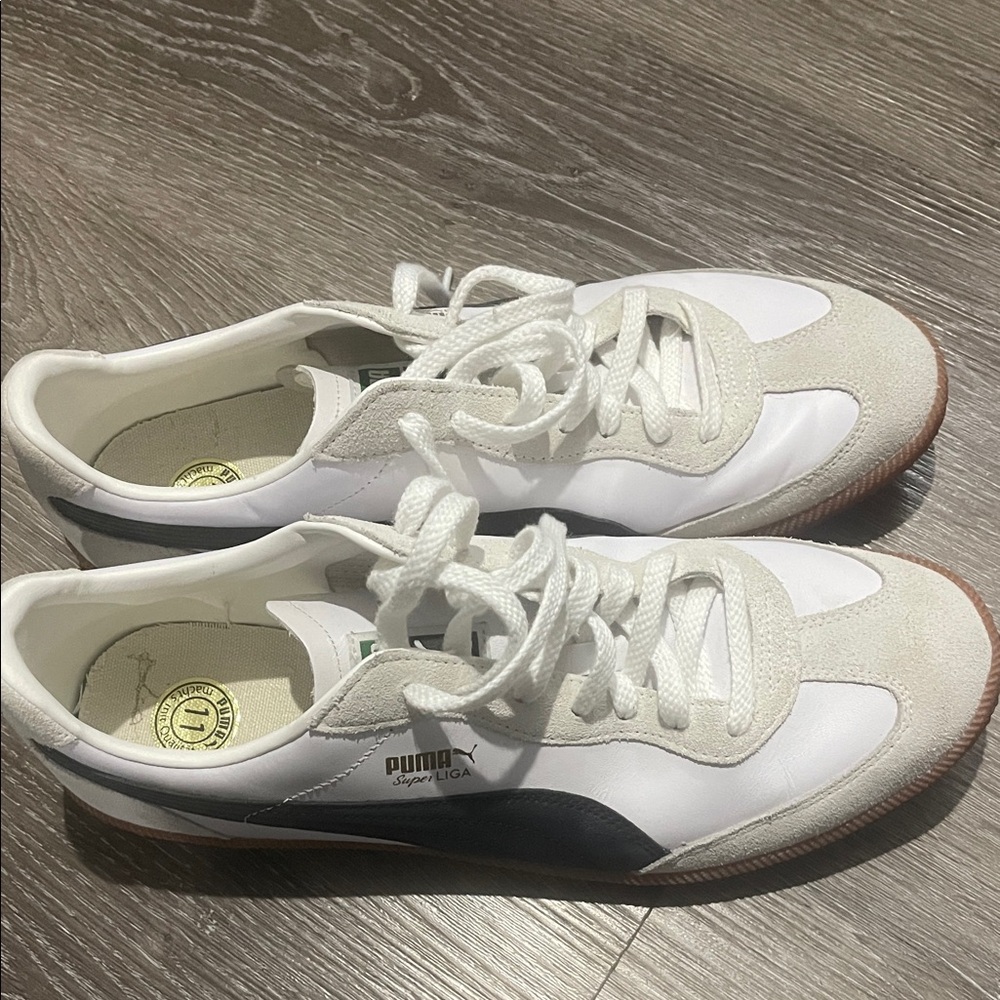 Puma White navy Retro Runner Sneakers super Liga size 12 US